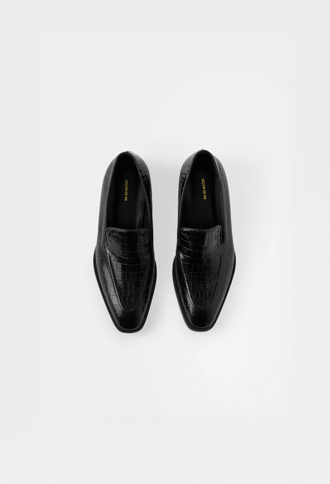 CLASSIC LEATHER LOAFERS